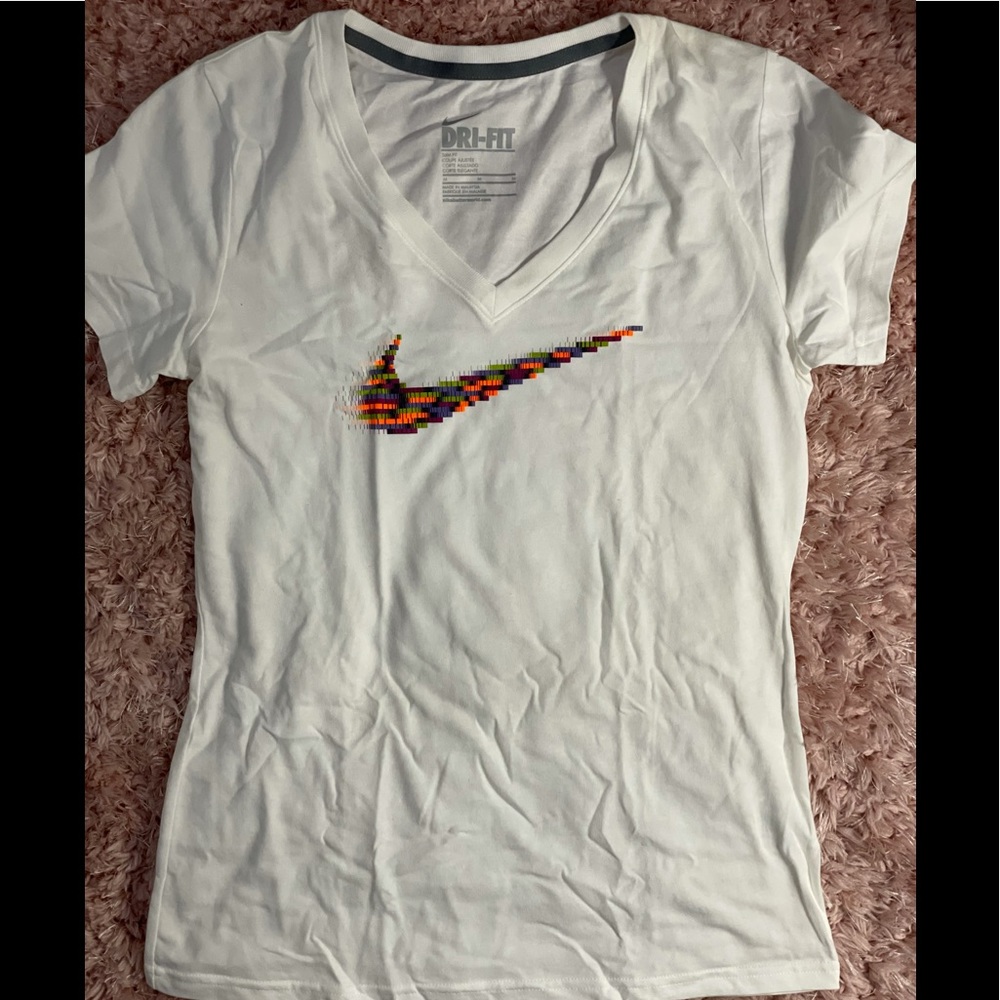 NIKE Women's Short-Sleeve Slim Dri-FIT